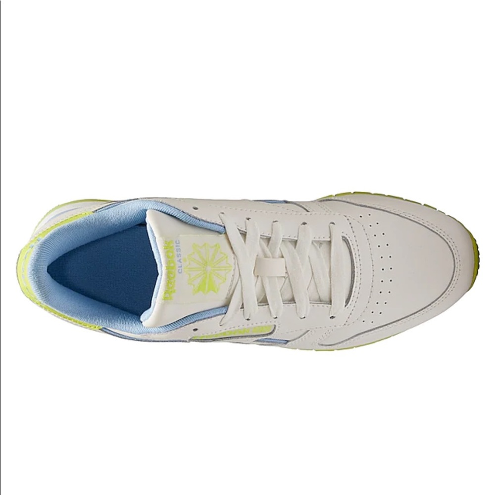 Classic Women’s Reebok’s - Picture 3 of 5